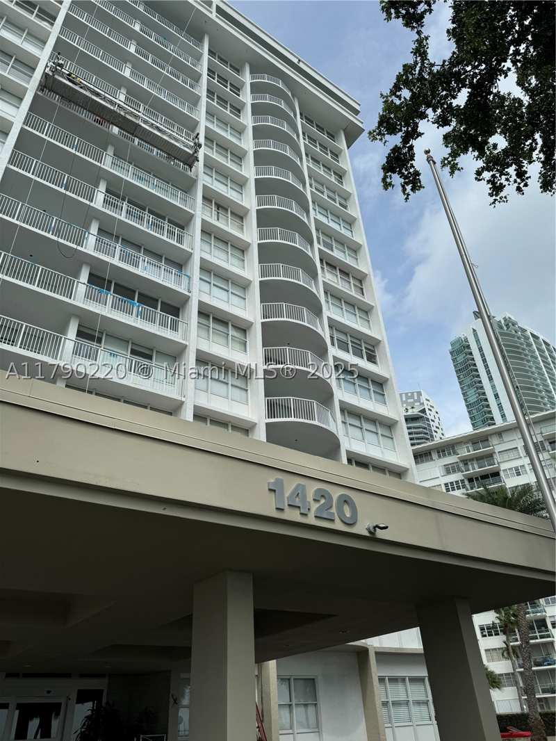 1 bedroom Condominium at 1420 Brickell Bay Dr 103A1, Bayshore Place Condo, Miami — photo 1