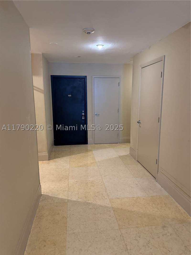 1 bedroom Condominium at 1420 Brickell Bay Dr 103A1, Bayshore Place Condo, Miami — photo 5