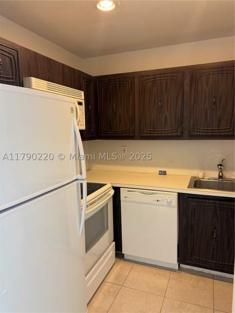 1420 Brickell Bay Dr 103A1, Miami FL - photo 9 of 20