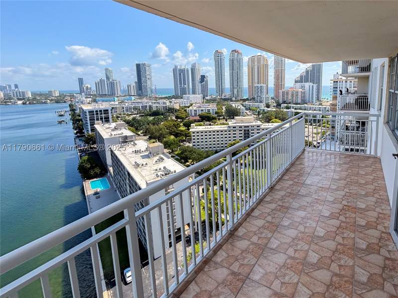 3 bedroom Condominium at 251 174th St 2219, Winston Towers 200, Sunny Isles Beach — photo 2