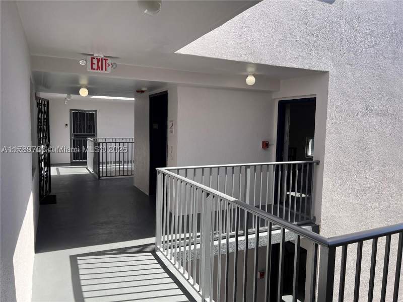 1 bedroom Condominium at 546 SW 1st St 611, Rioplaza Condominium Sout, Miami — photo 2