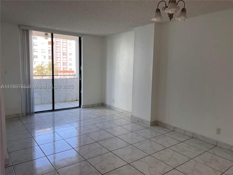 1 bedroom Condominium at 546 SW 1st St 611, Rioplaza Condominium Sout, Miami — photo 4