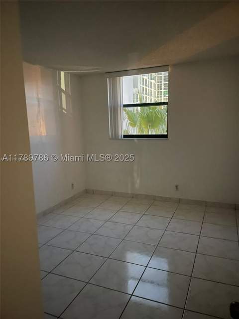 546 SW 1st St 611, Miami FL - photo 8 of 14