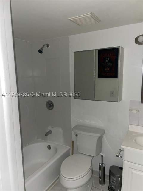 546 SW 1st St 611, Miami FL - photo 9 of 14
