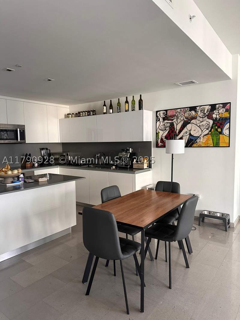 2 bedroom Condominium at 88 SW 7th St 810, Rise Condo, Miami — photo 2