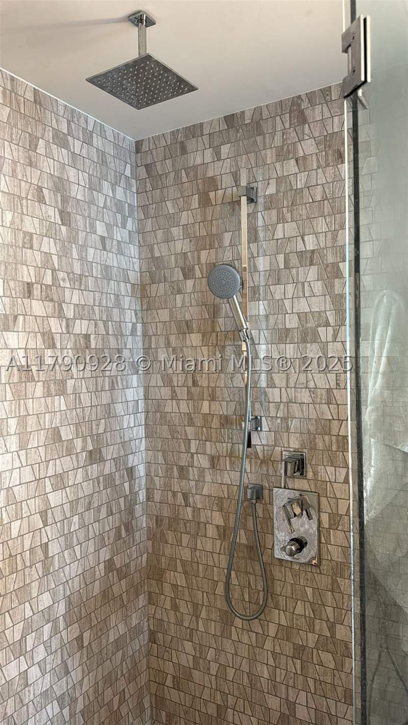 2 bedroom Condominium at 88 SW 7th St 810, Rise Condo, Miami — photo 4