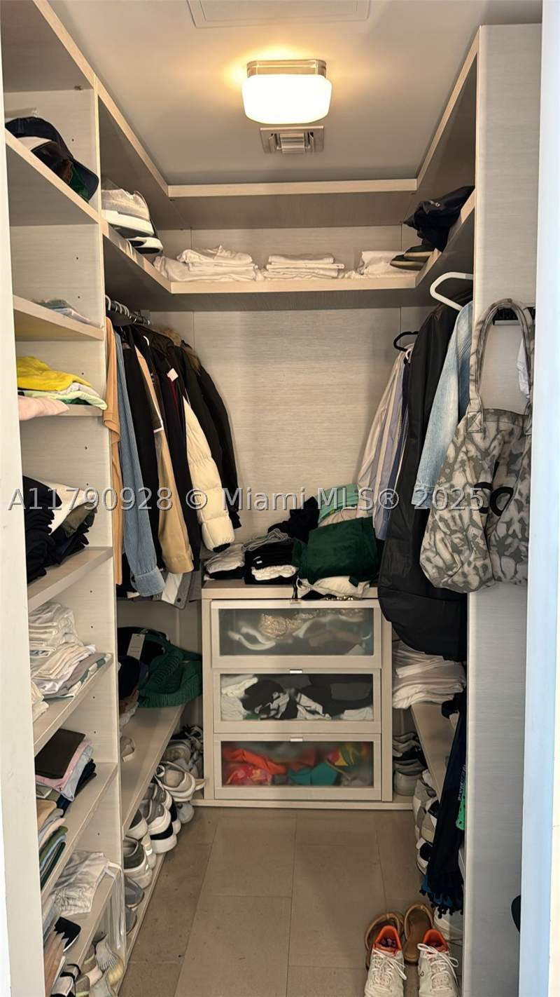 2 bedroom Condominium at 88 SW 7th St 810, Rise Condo, Miami — photo 5