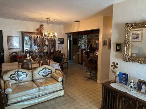 911 E 39th Pl, Hialeah FL - photo 10 of 28