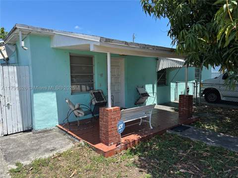911 E 39th Pl, Hialeah FL - photo 6 of 28