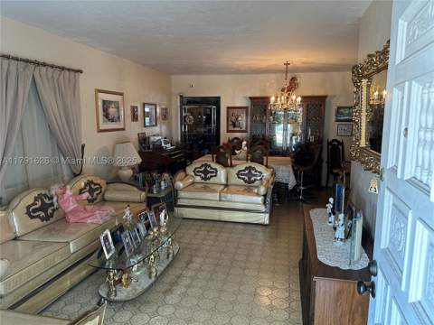 911 E 39th Pl, Hialeah FL - photo 9 of 28