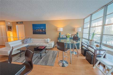301 174th St 401, Sunny Isles Beach FL - photo 8 of 42