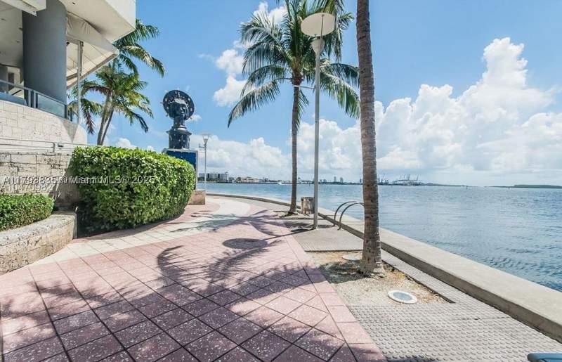2 bedroom Condominium at 325 S Biscayne Blvd 3822, One Miami West Condo, Miami — photo 4