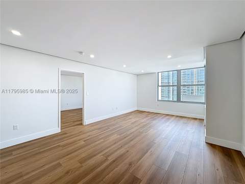 2899 Collins Ave 1218, Miami Beach FL - photo 14 of 44