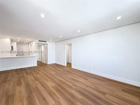 2899 Collins Ave 1218, Miami Beach FL - photo 18 of 44