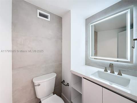 2899 Collins Ave 1218, Miami Beach FL - photo 19 of 44