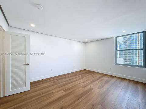 2899 Collins Ave 1218, Miami Beach FL - photo 20 of 44