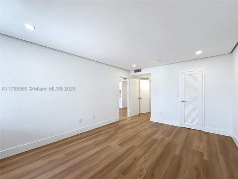 2899 Collins Ave 1218, Miami Beach FL - photo 22 of 44