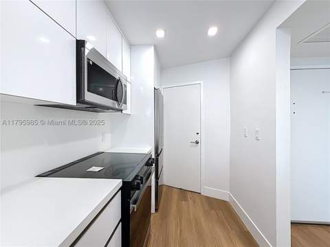 2899 Collins Ave 1218, Miami Beach FL - photo 8 of 44