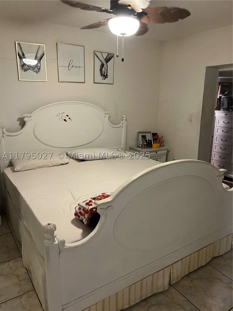 3 bedroom SingleFamilyResidence at 240 E 39th St, Sunset Manor, Hialeah — photo 5