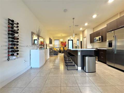 8175 NW 104th Ave 21, Doral FL - photo 10 of 36