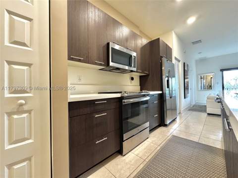 8175 NW 104th Ave 21, Doral FL - photo 8 of 36