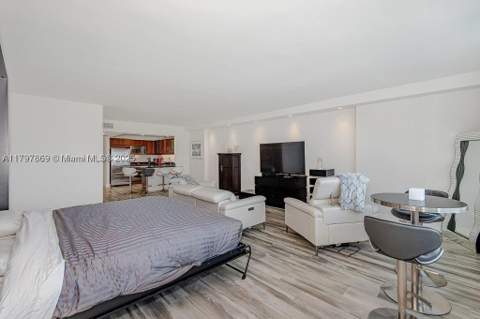 2301 Collins Ave 1532, Miami Beach FL - photo 10 of 28