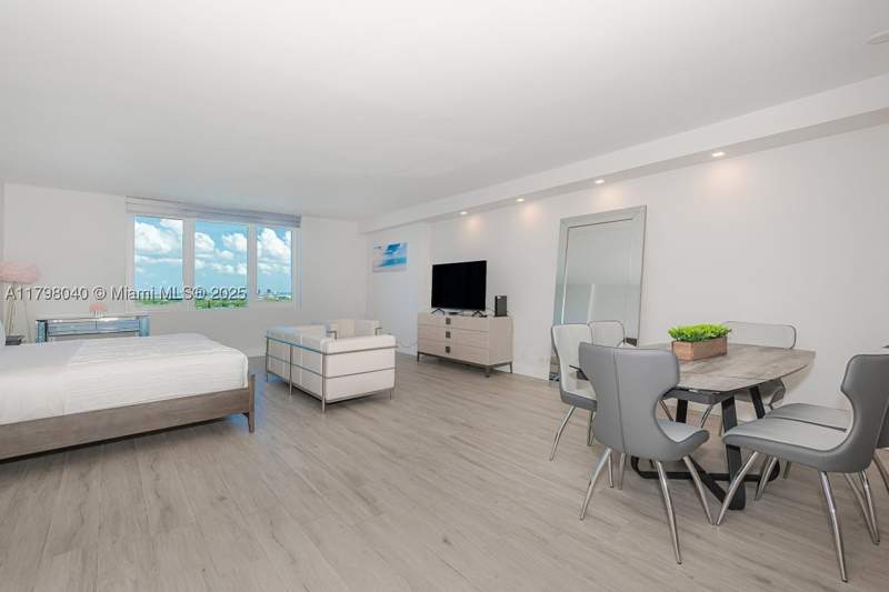 0 bedroom Condominium at 2301 Collins Ave 1531, Roney Palace Condo, Miami Beach — photo 3