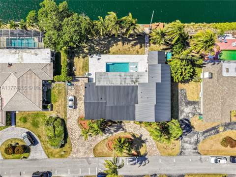 7501 SW 174th St, Palmetto Bay FL - photo 13 of 69