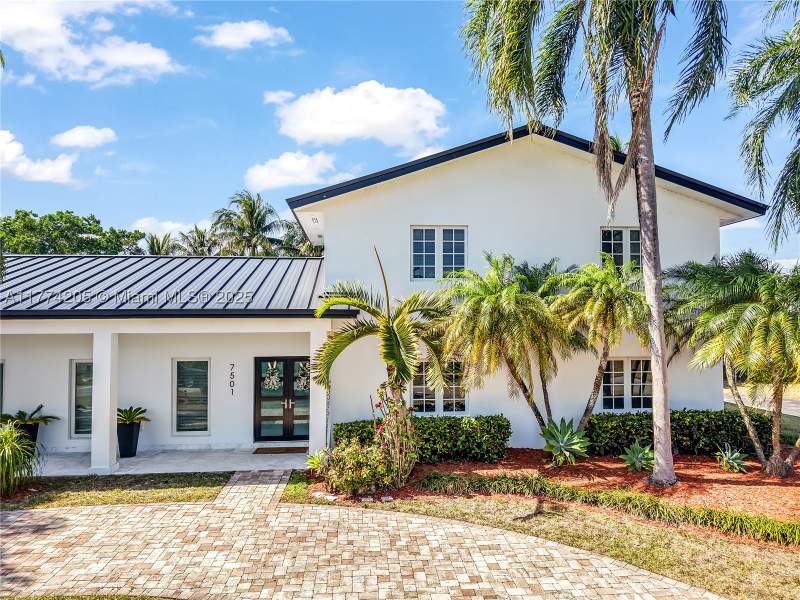 6 bedroom SingleFamilyResidence at 7501 SW 174th St, Cutler Hammock, Palmetto Bay — photo 2