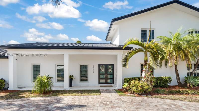 6 bedroom SingleFamilyResidence at 7501 SW 174th St, Cutler Hammock, Palmetto Bay — photo 4