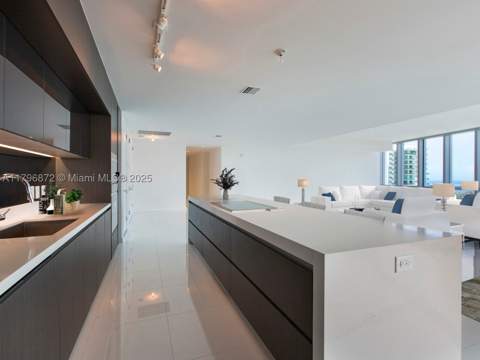 851 NE 1st Ave Ph5011, Miami FL - photo 11 of 35