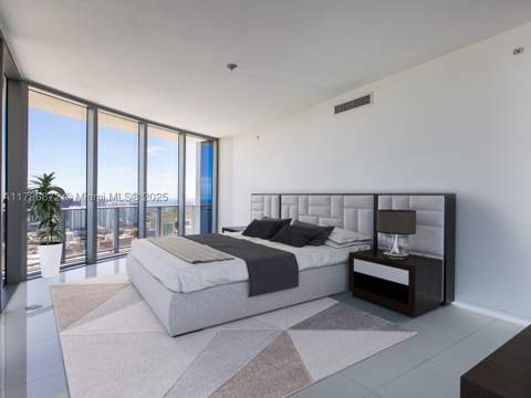 851 NE 1st Ave Ph5011, Miami FL - photo 15 of 35