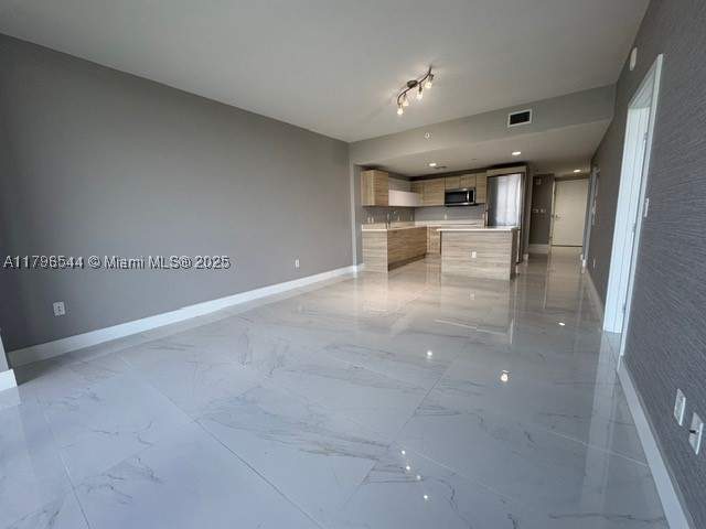 2 bedroom Condominium at 16385 Biscayne Blvd 1806 +1 parking, The Harbour North Condo, North Miami Beach — photo 4