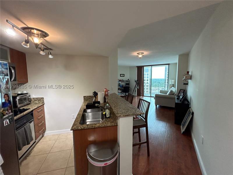 1 bedroom Condominium at 9066 SW 73rd Ct 1504, Metropolis II At Dadeland, Miami — photo 4