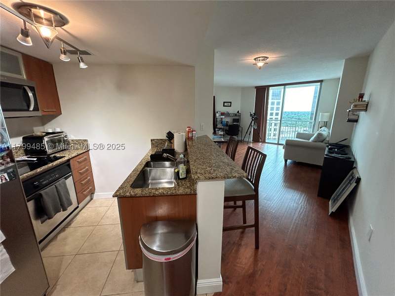 1 bedroom Condominium at 9066 SW 73rd Ct 1504, Metropolis II At Dadeland, Miami — photo 5