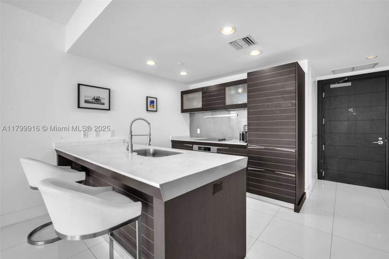 1 bedroom Condominium at 200 Biscayne Boulevard Way 4012, Epic West Condo, Miami — photo 5