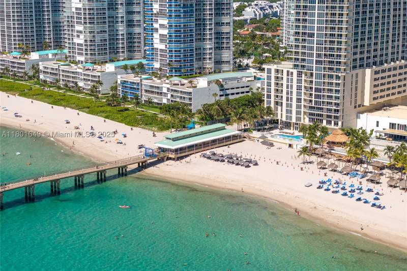 2 bedroom Condominium at 16699 Collins Ave 3401, La Perla Condo, Sunny Isles Beach — photo 2
