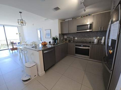 5350 NW 84th Ave 1207, Doral FL - photo 8 of 37