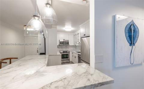 6061 Collins Ave 7D, Miami Beach FL - photo 14 of 39
