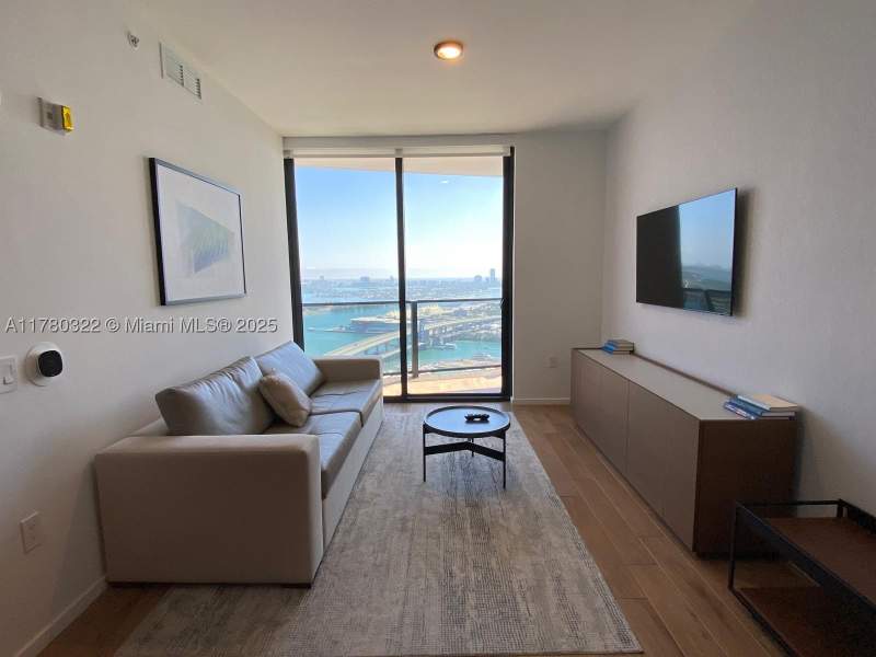 1 bedroom Condominium at 398 NE 5th St 2910, Map Of Miami Dade Co. FL., Miami — photo 2