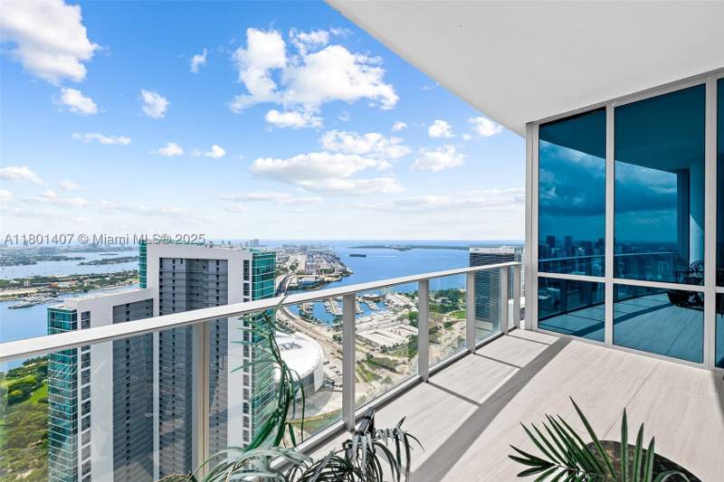 5 bedroom Condominium at 851 NE 1st Ave Ph 5401, Paramount Miami Worldcent, Miami — photo 3