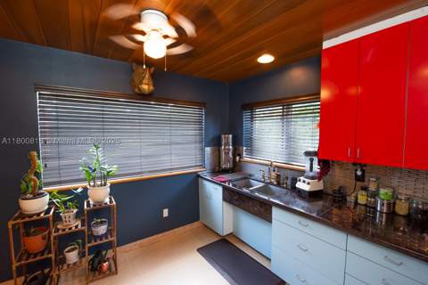 16910 NE 8th Ct, North Miami Beach FL - photo 11 of 41