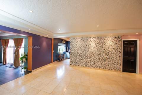 16910 NE 8th Ct, North Miami Beach FL - photo 9 of 41