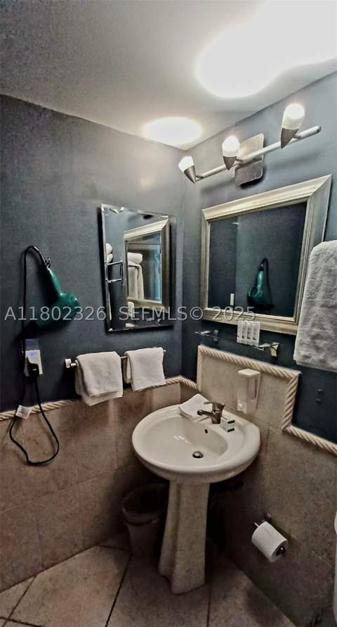 19201 Collins Ave 1105, Sunny Isles Beach FL - photo 15 of 23