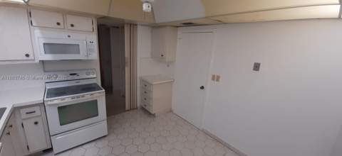251 174th St 1711, Sunny Isles Beach FL - photo 18 of 35