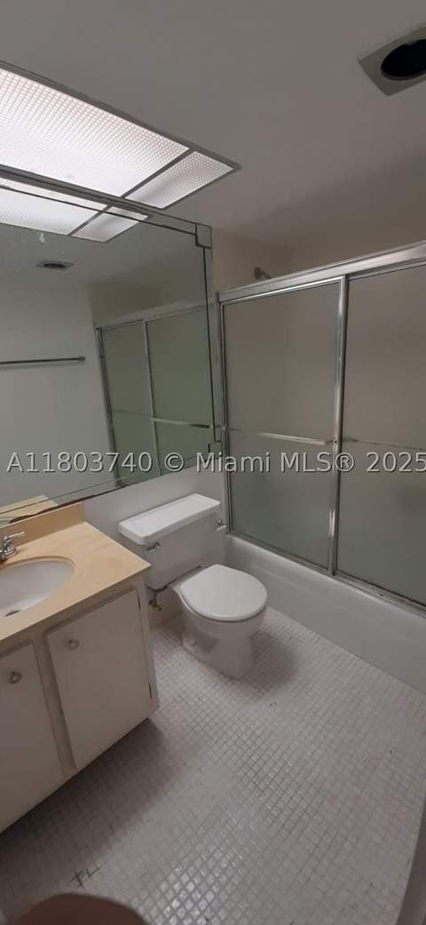 251 174th St 1711, Sunny Isles Beach FL - photo 24 of 35