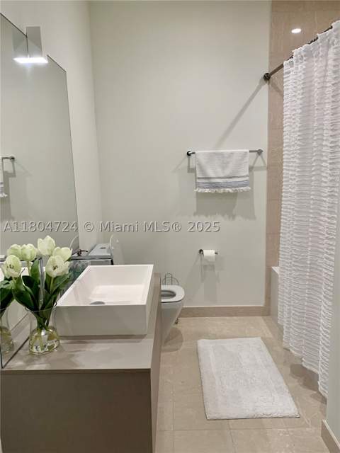 1000 Brickell Plz 1805, Miami FL - photo 11 of 32