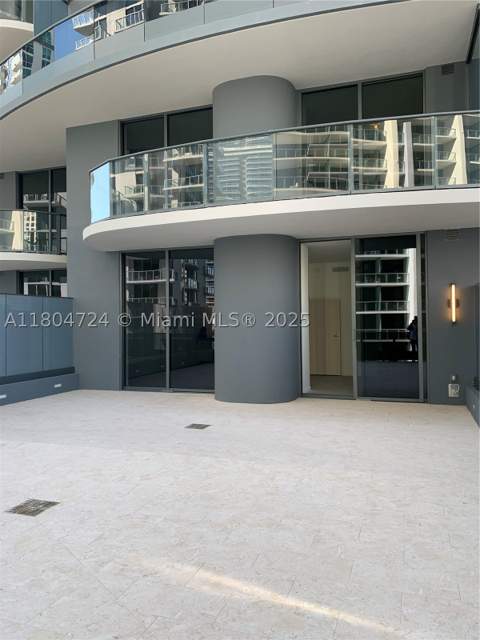 1000 Brickell Plz 1805, Miami FL - photo 13 of 32