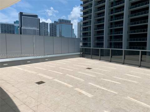 1000 Brickell Plz 1805, Miami FL - photo 15 of 32