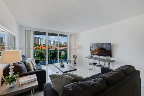 19370 Collins Ave 324, Sunny Isles Beach FL - photo 10 of 47